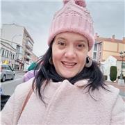 Profesora que puede impartir clases a niños de cualquier edad